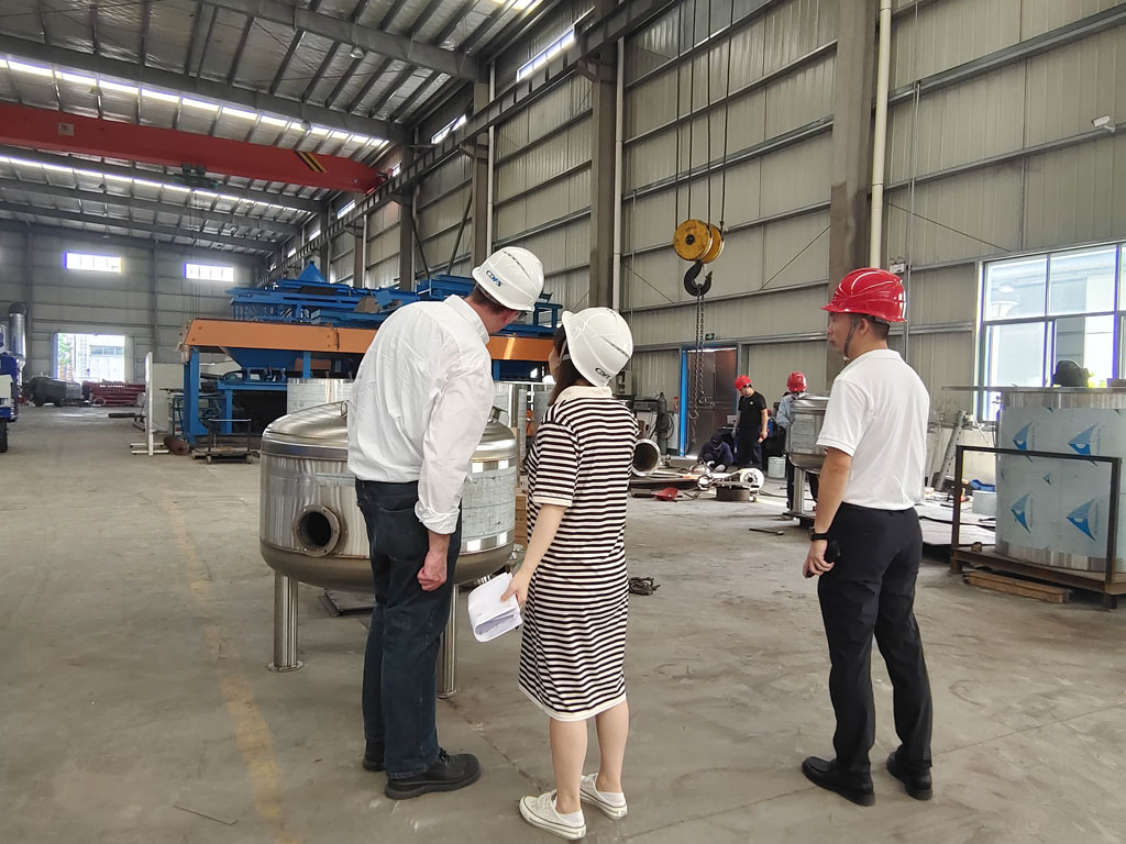 國(guó)外客戶來訪多靈